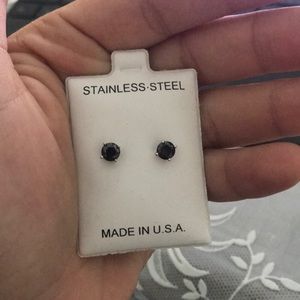 Black diamond stud - small